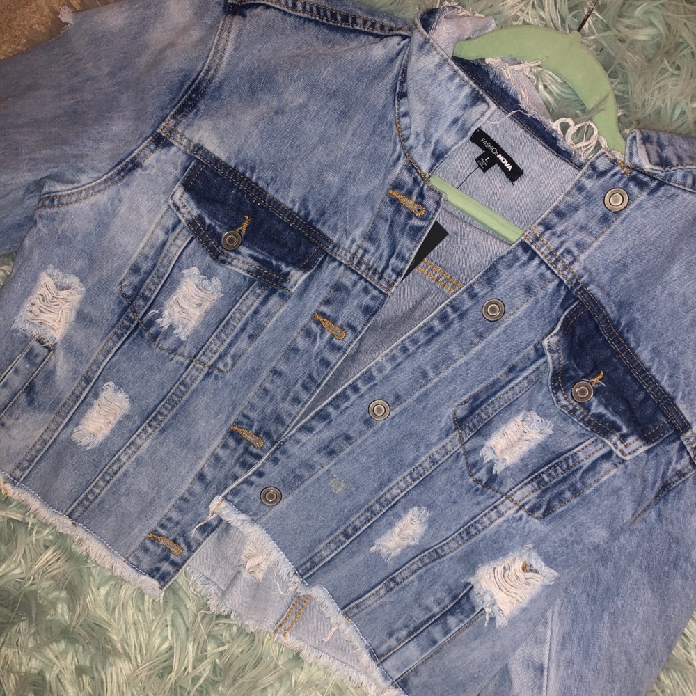 Fashion nova cropped jean jacket